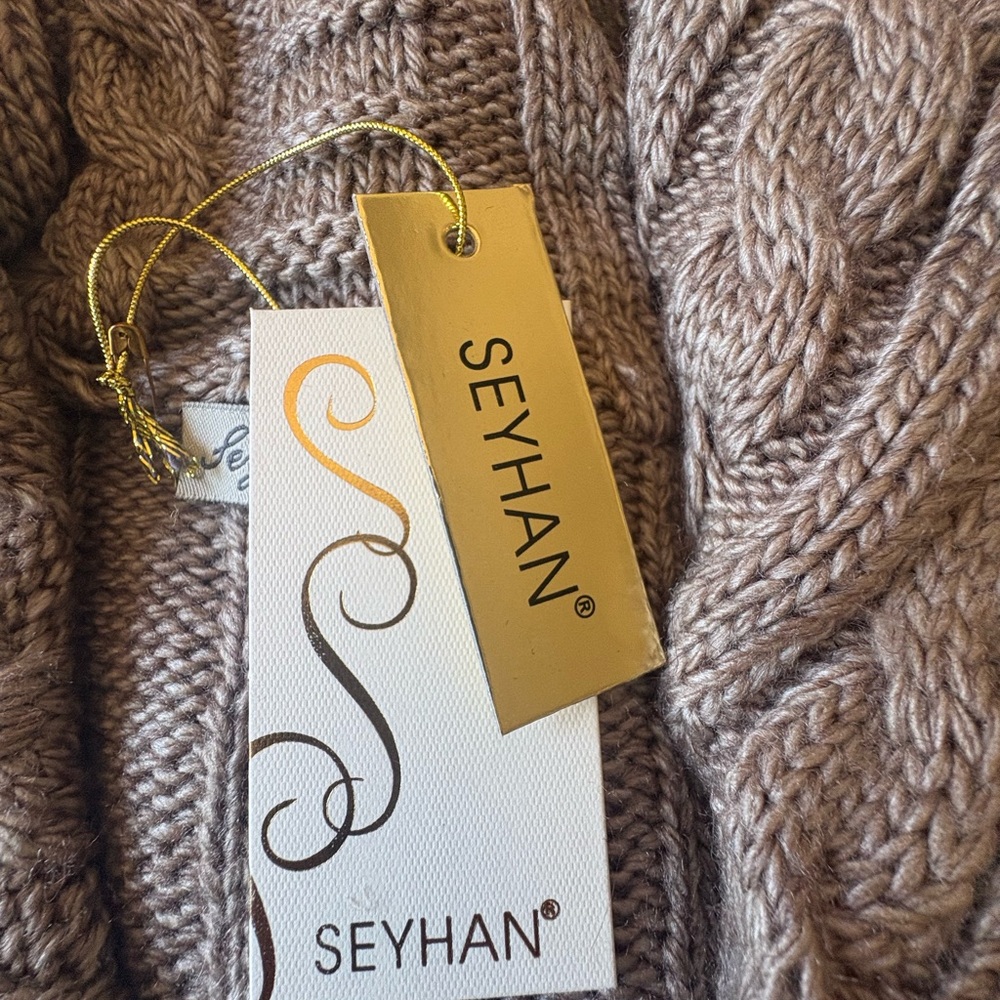 Elegant Tan Cable Knit Cardigan - Picture 4 of 5
